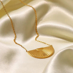 Half Moon Gold Anti Tarnish Stainless Steel Pendant Chain Necklace