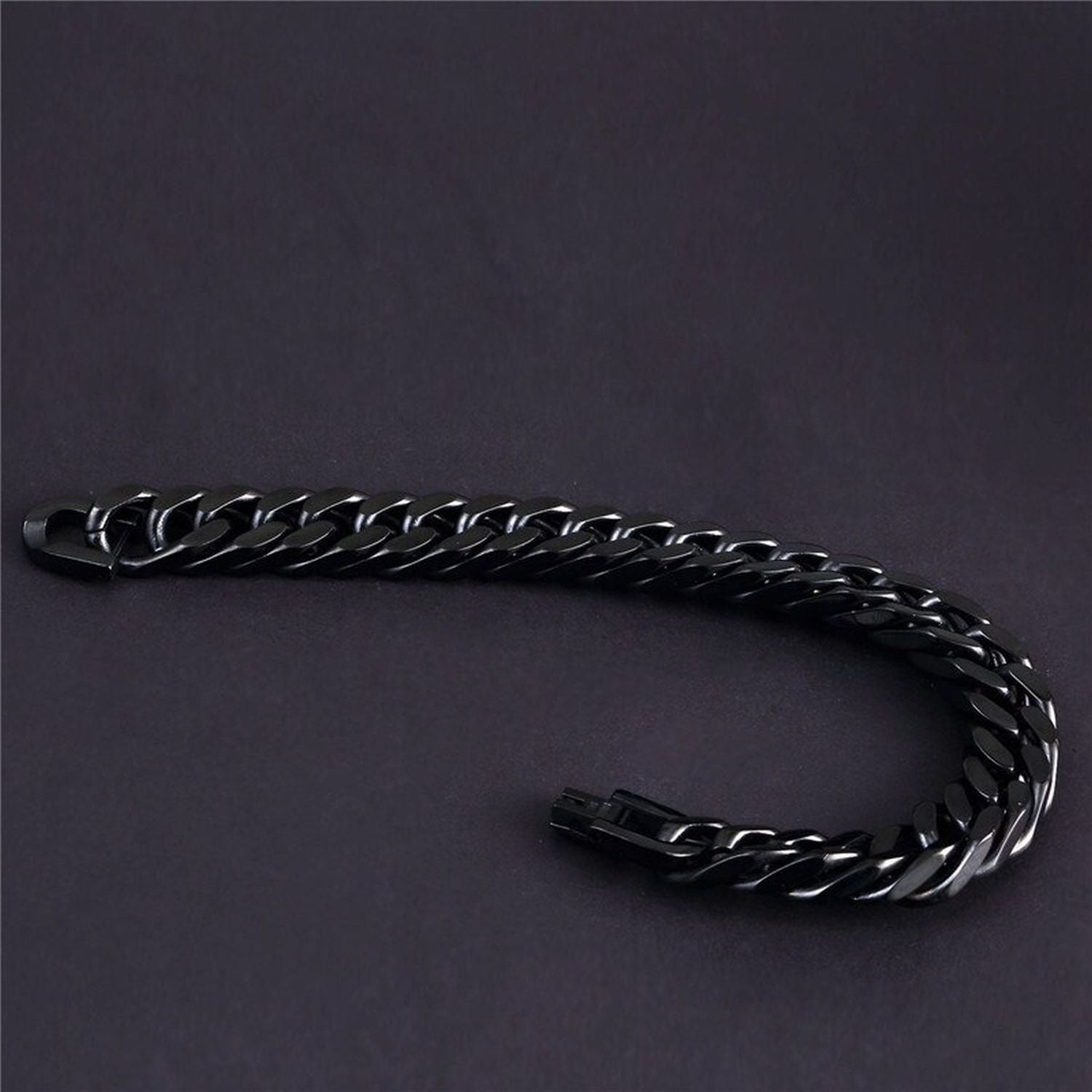 Stainless Steel Curb Chain Bracelet for Men Classic and Timeless Design  Ideal for Everyday Wear or Special Occasions  Mens bracelet silver Mens  chain bracelet Stainless steel bracelet men