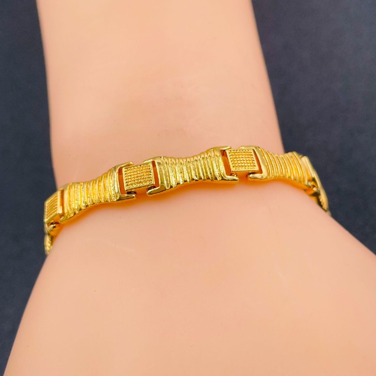Unique Elongated Orb 22k Gold Bracelet | 22k gold bracelet, 22k gold, Gold  bracelet
