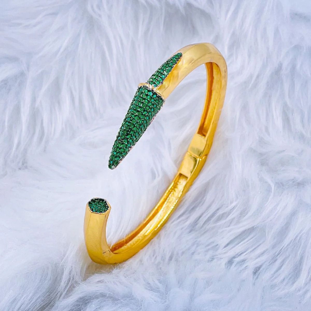 Black Nail 3D Cubic Zirconia Glossy 18K Gold Cuff Kada Bracelet for Women Group4