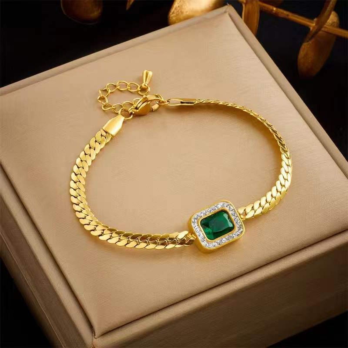 Classy Emerald Green American Diamond Bracelet – Putstyle