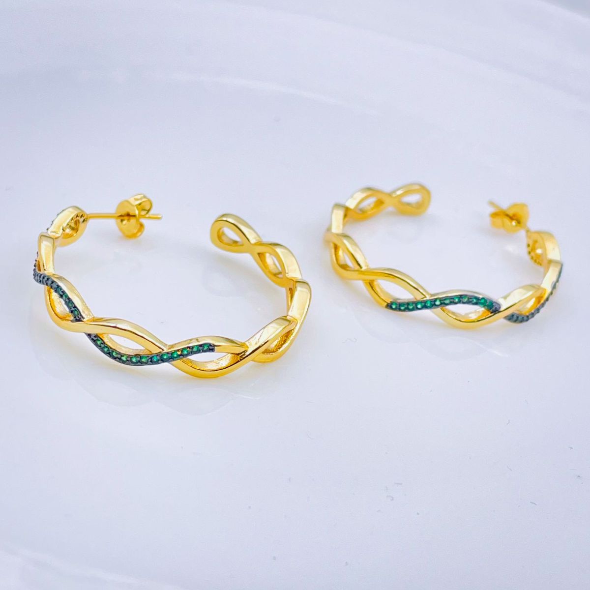 Twisted Wavy Curly Blue Cubic Zirconia 18K Gold Hoop Earring for Women