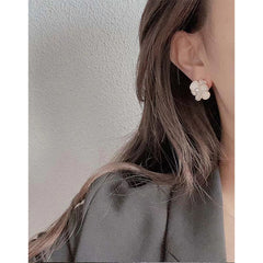 White Oyster Cubic Zirconia Pearl 3D Petal Flower Copper Stud Earring for Women