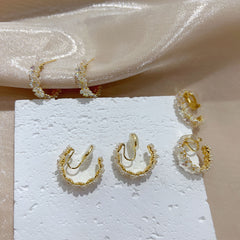 Flower Mother of Pearl Delicate 18K Gold Hoop Earring for Women