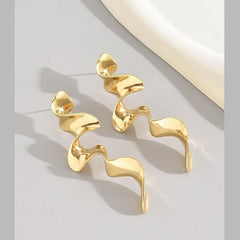 Twisted Waves Glossy 18K Gold Anti Tarnish Long Dangling Earring For Women