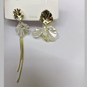 Shell Pearl Floral Mismatch 18K Gold Anti Tarnish Dangling Earring For Women