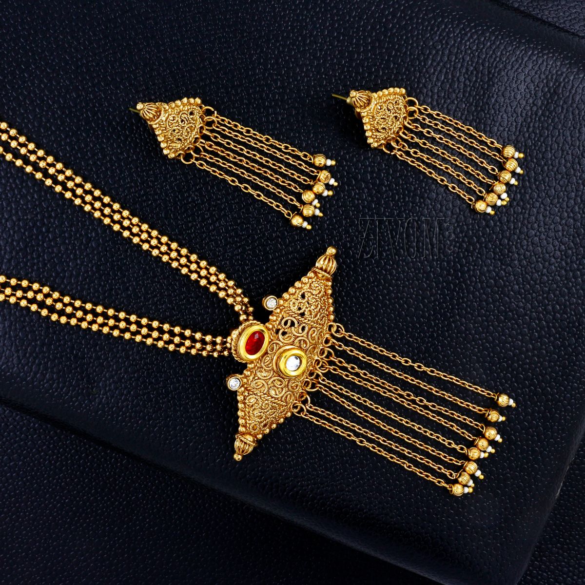 Temple Antique Kundan Red Pearl 22K Gold Earring Necklace Set