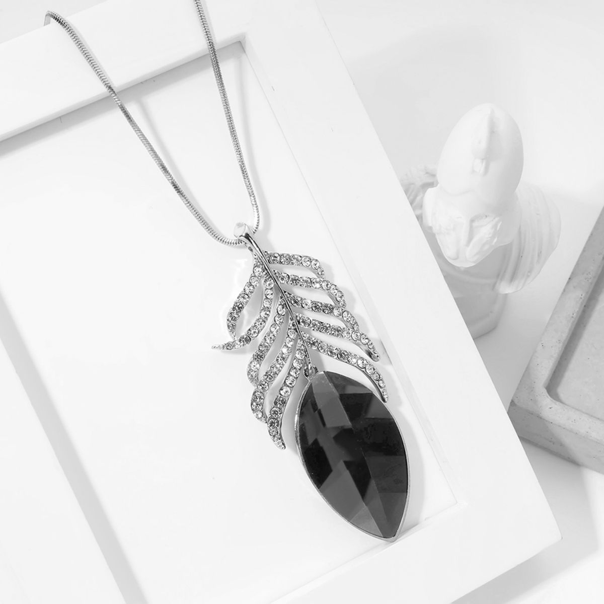 Yossi Harari Jewelry Lilah 18k Gold Diamond Feather Pendant Necklace |  Yossi Harari Jewelry | Buy at TrueFacet