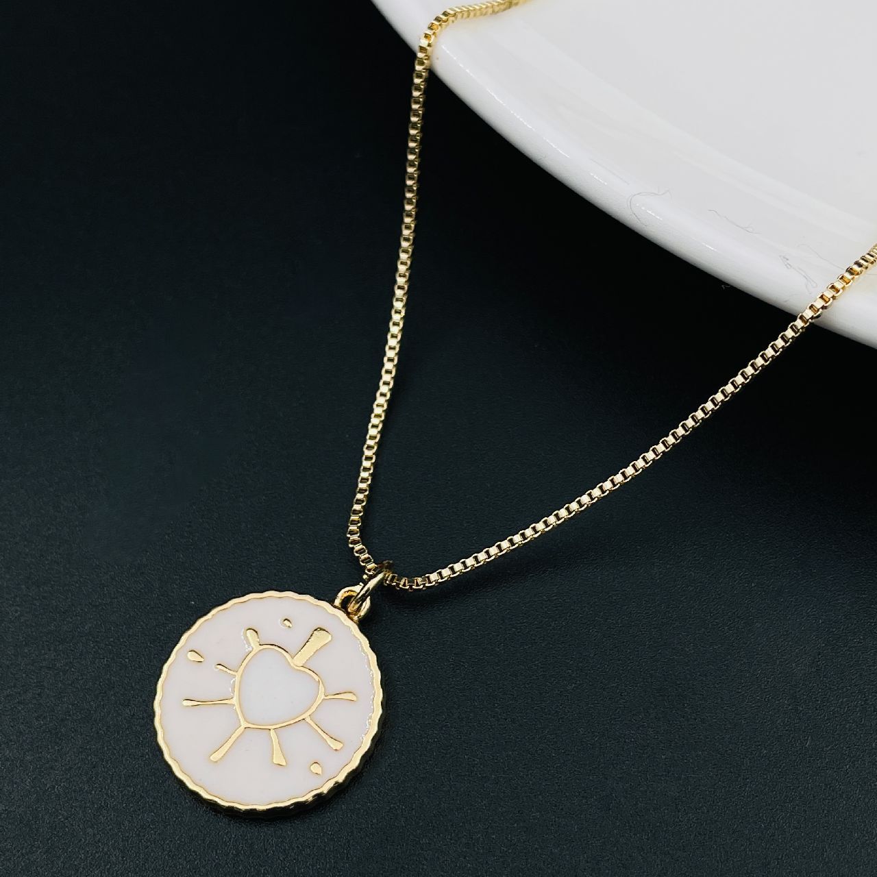 Amazon.com: La4ve Diamonds Solitaire Necklaces for Women – 1 1/4 Carat  Round-cut Lab Grown Diamond Solitaire Pendant Necklace (J, VS-SI) in 14K White  Gold | Jewelry for Women Girls | Gift Box
