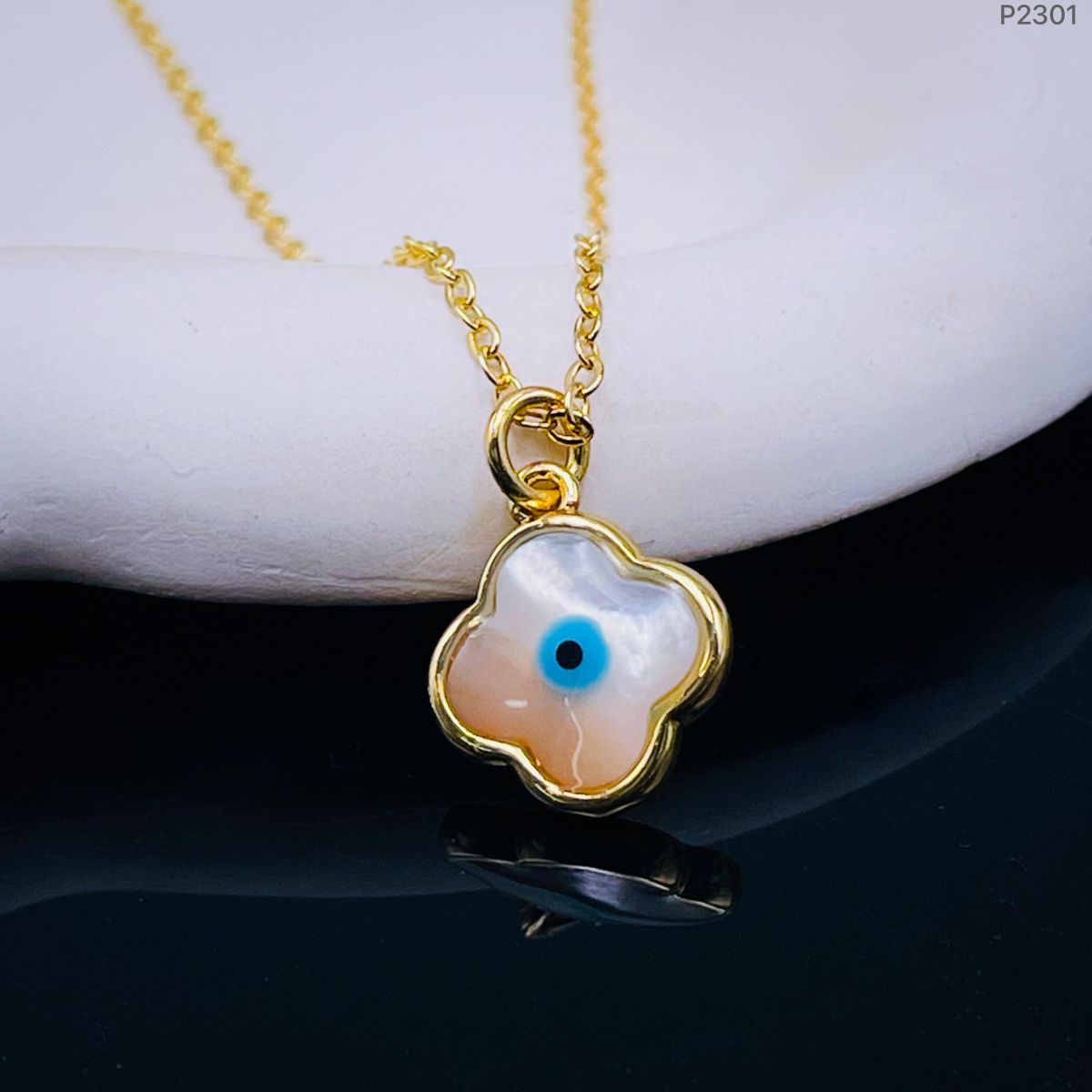 Clover Mother of Pearl Evil 18K Gold Pendant chain for Women