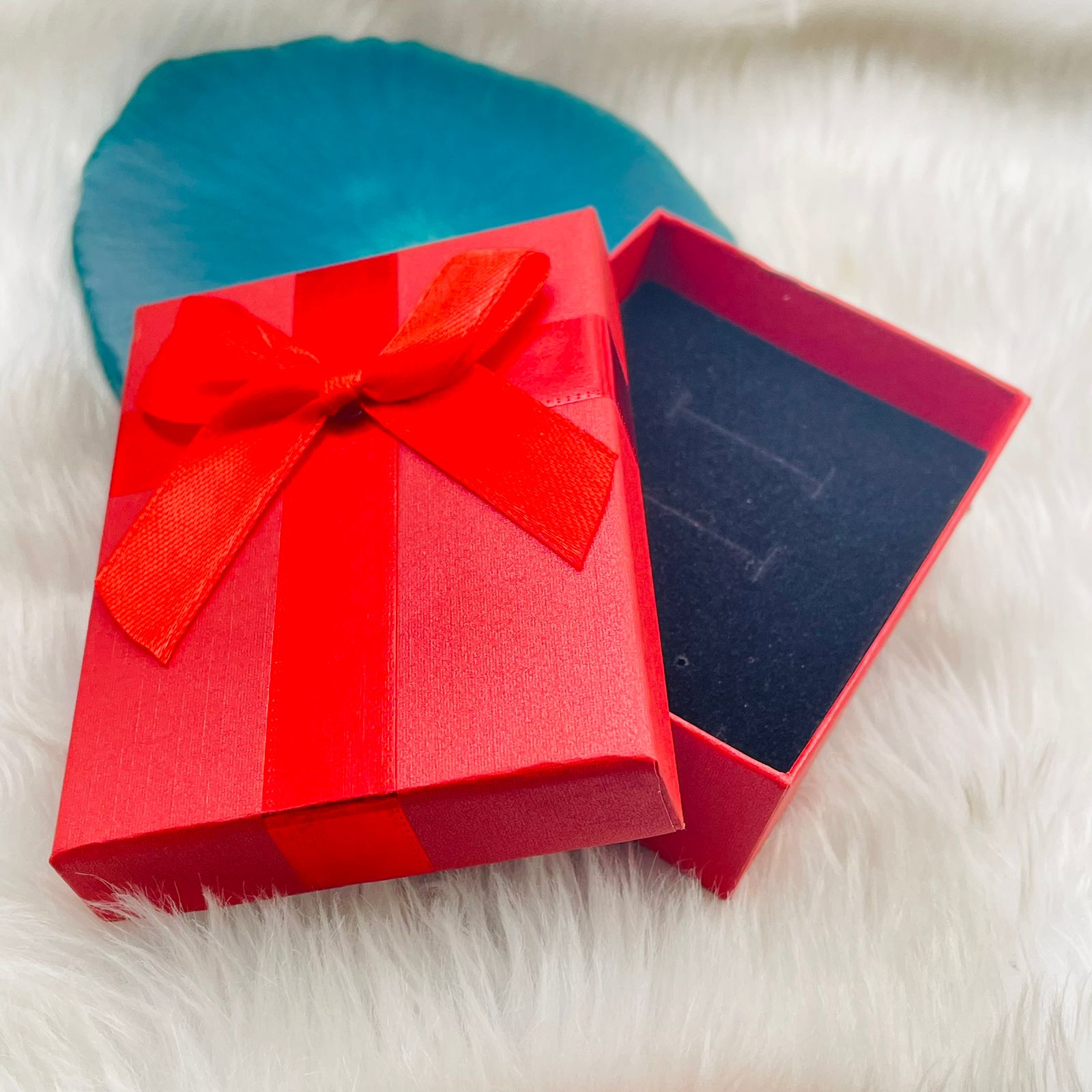 Red Readymade Rectangle Gift Box 9 cm x 6.7 cm 